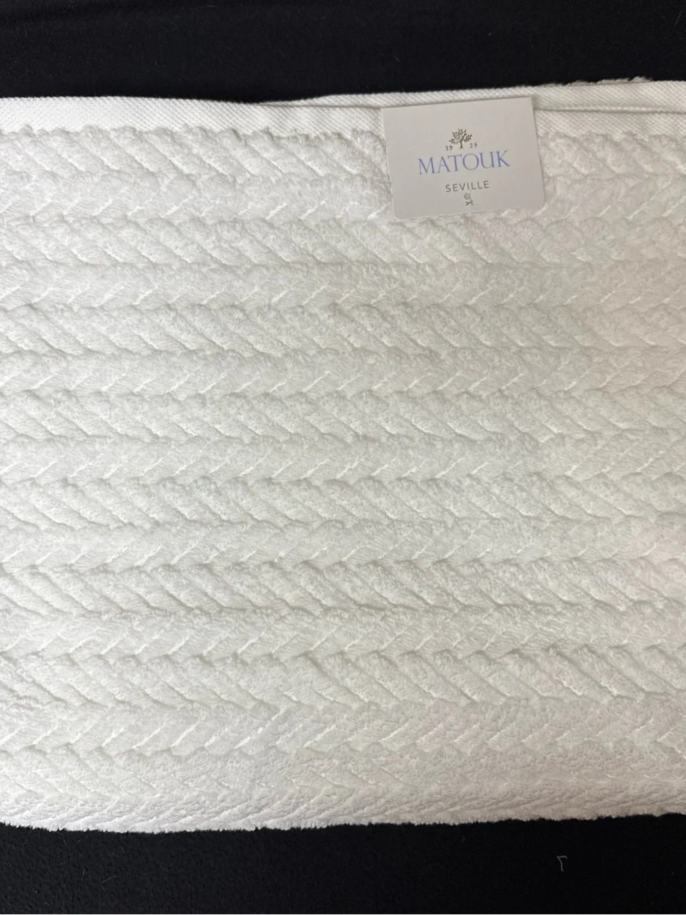 Matouk Seville Hand Towel 20x32” White Loose Braid Pattern 100% Cotton NWT